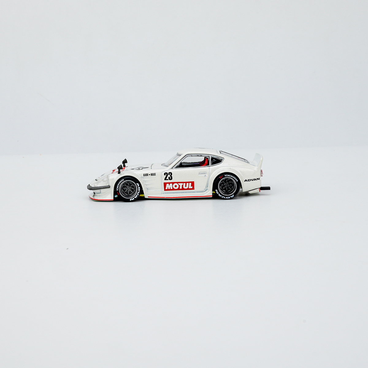 MINI GT 1:64 Nissan Datsun Fairlady Z openable alloy car model collection