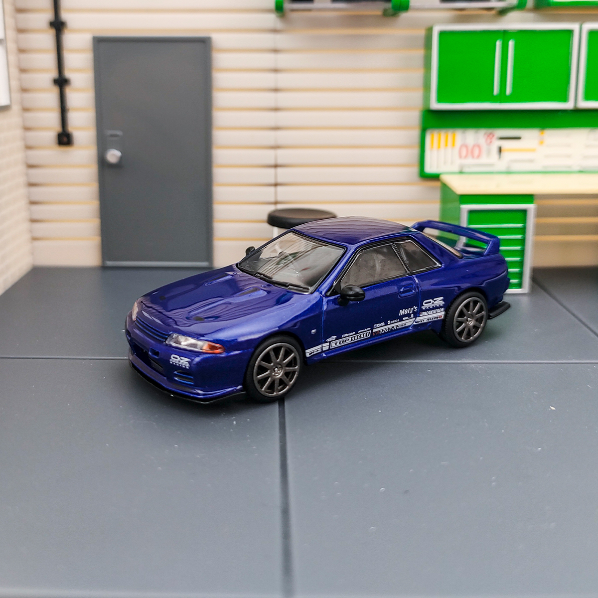 MINI GT1:64 #589 Nissan Skyline GTR R32 car model