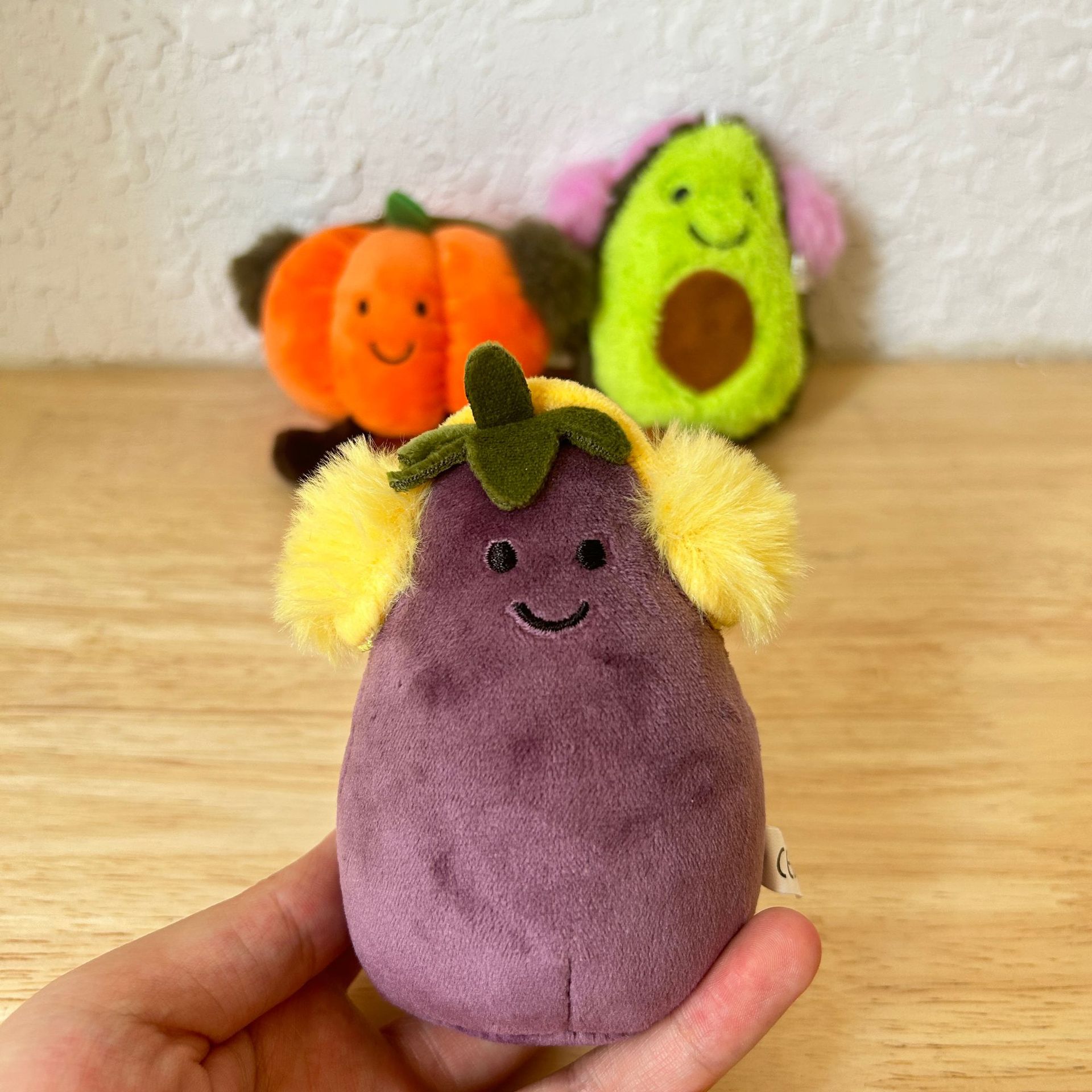 Hot Fun Vegetable Series Earphones Eggplant Pumpkin Avocado Plush Doll - Picture 27 of 27