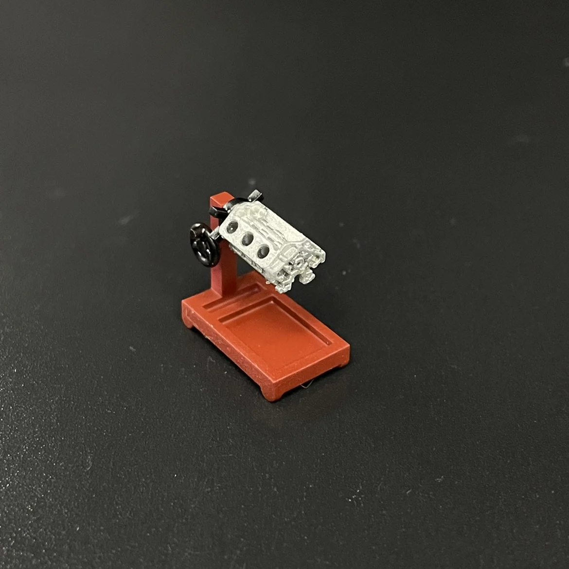 Mesa de herramientas porta motor 1/64 reparación automática modelo coche garaje escena accesorios miniatura - Imagen 30 de 30