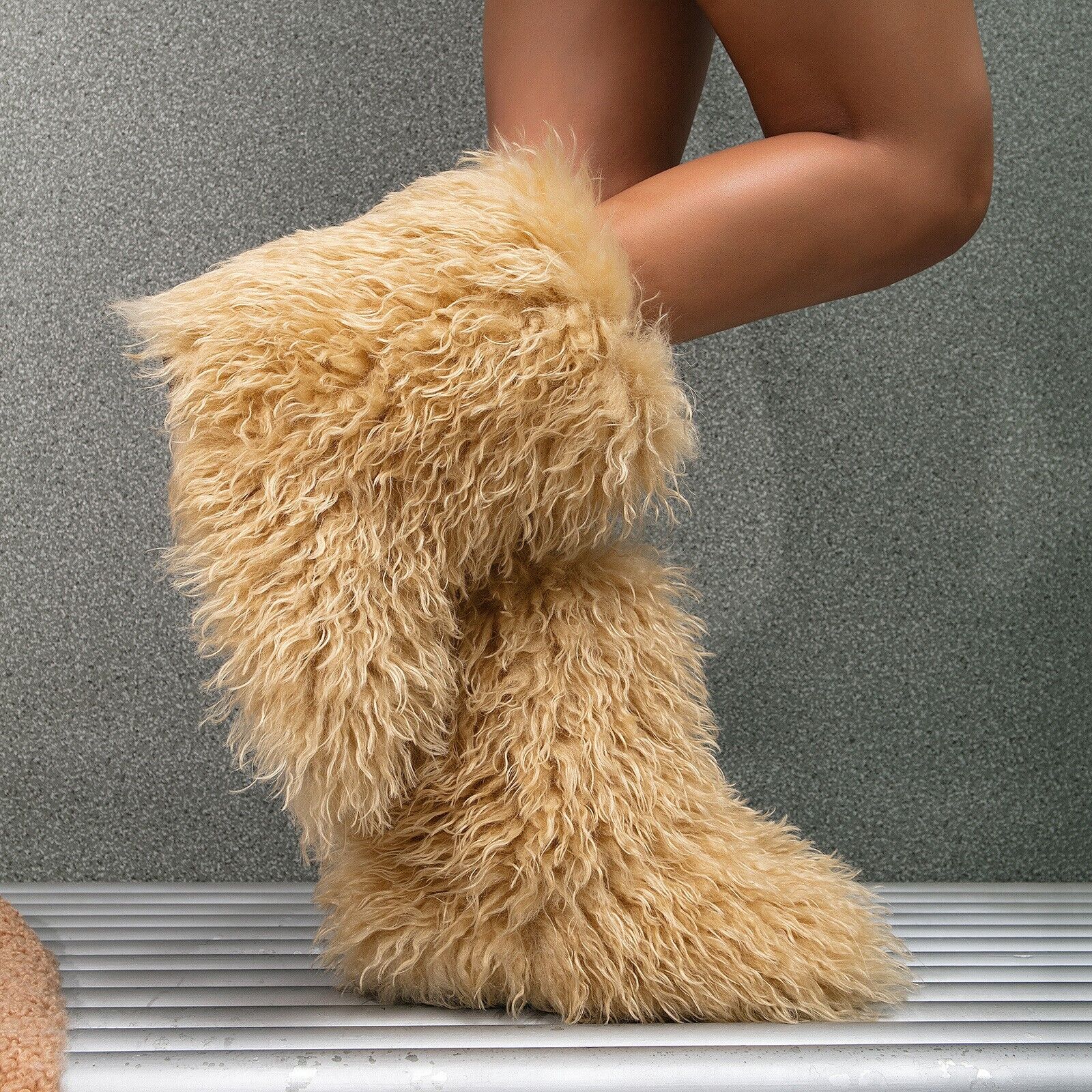 Botas de Invierno Zapatos Peludos Mujeres Botas para Nieve Esponjosas Cálidas Imitación Lana Botas de Felpa - Imagen 22 de 26