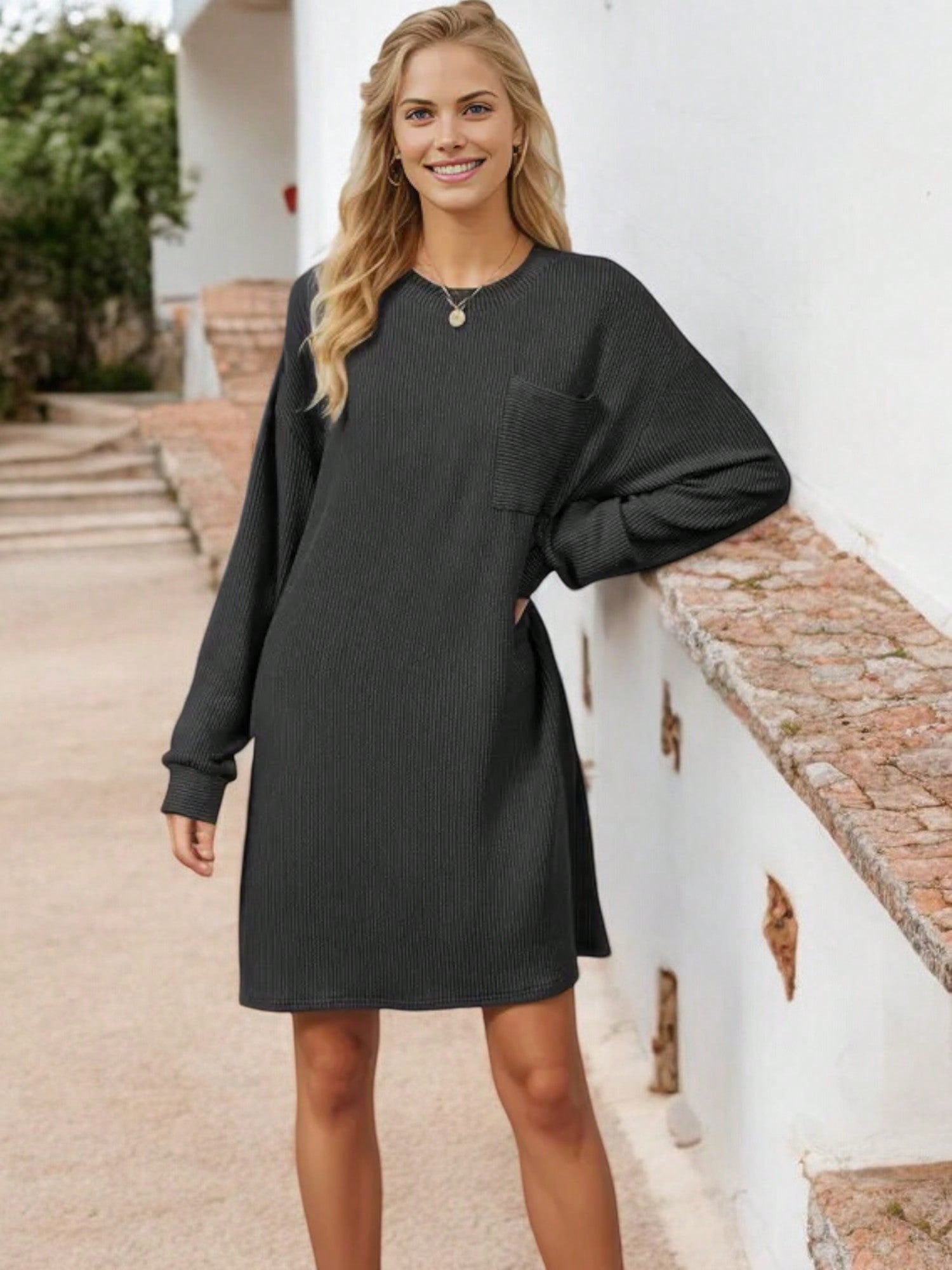 Long Sleeve Ribbed Knit Dress With Front Pocket Detail - Bild 12 von 15