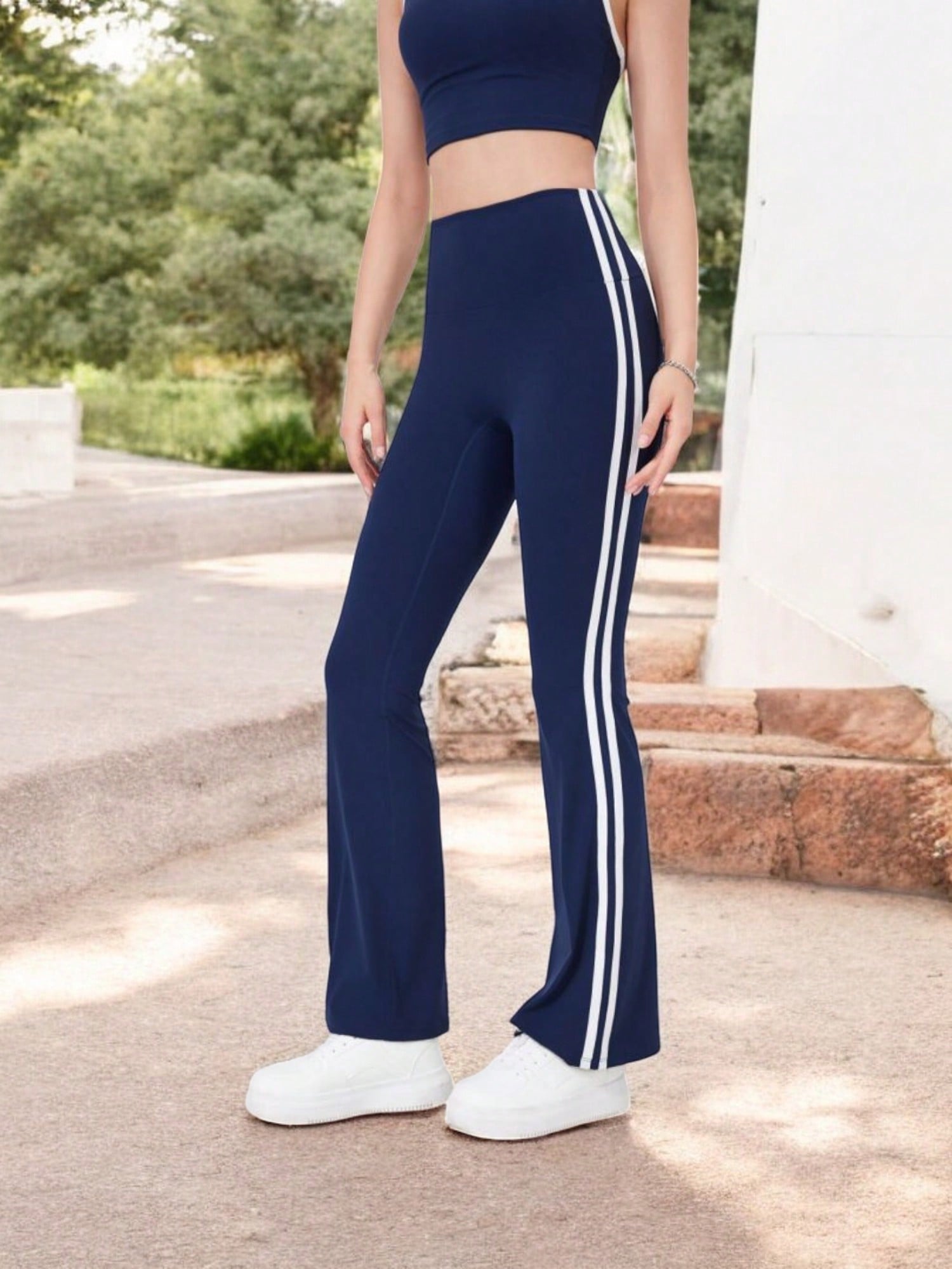 Damen High Waist Flare Legging Hose mit Seitenstreifen - Bild 24 von 26