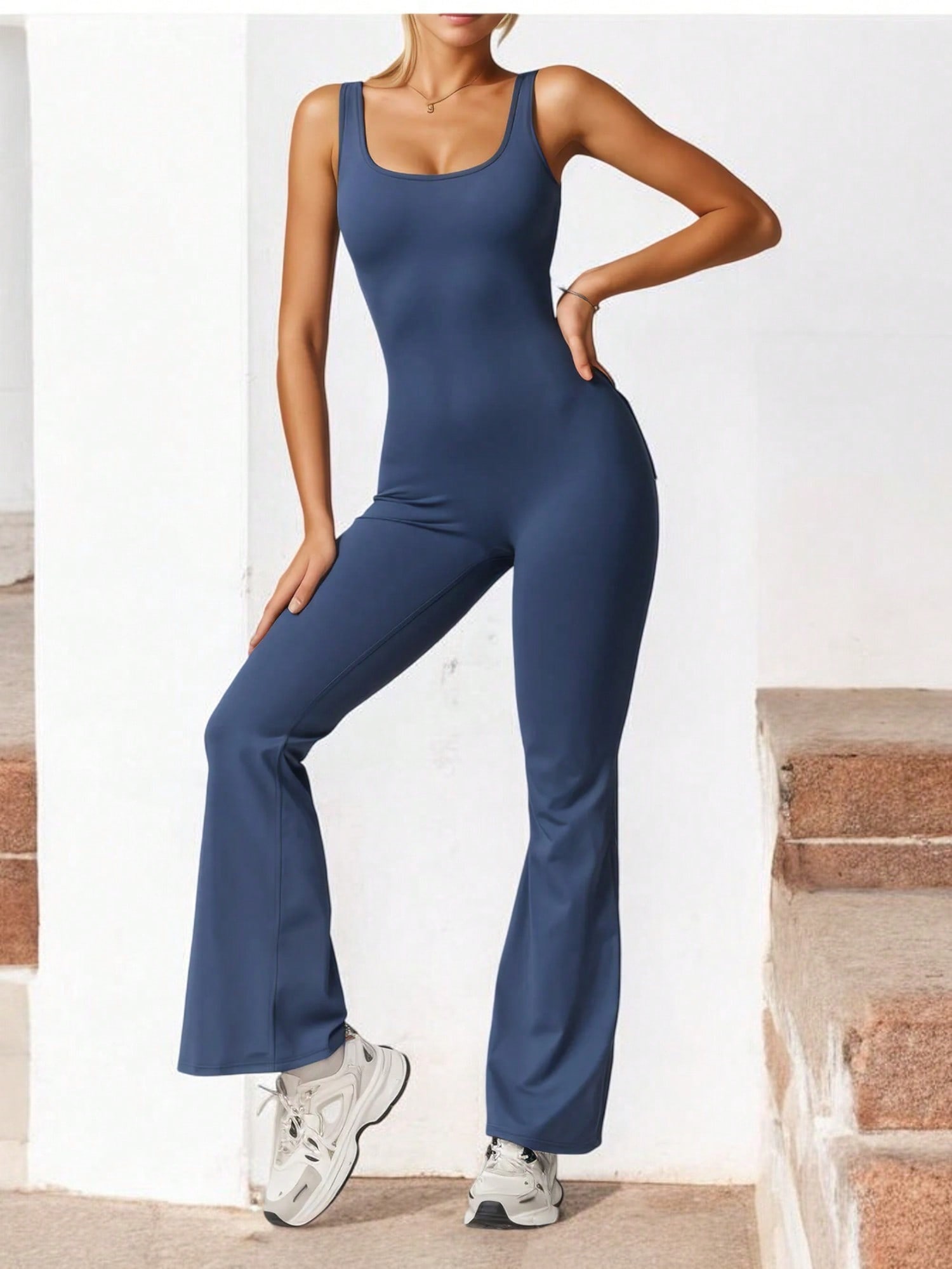 Nahtloser ausgestellter Damenbody mit U-Ausschnitt für Activewear - Bild 25 von 27