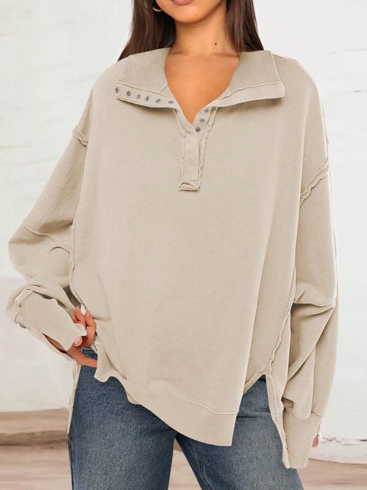 Women's Long Sleeve Pullover Top With Button Neck And Raw Hem Detail - Bild 11 von 12
