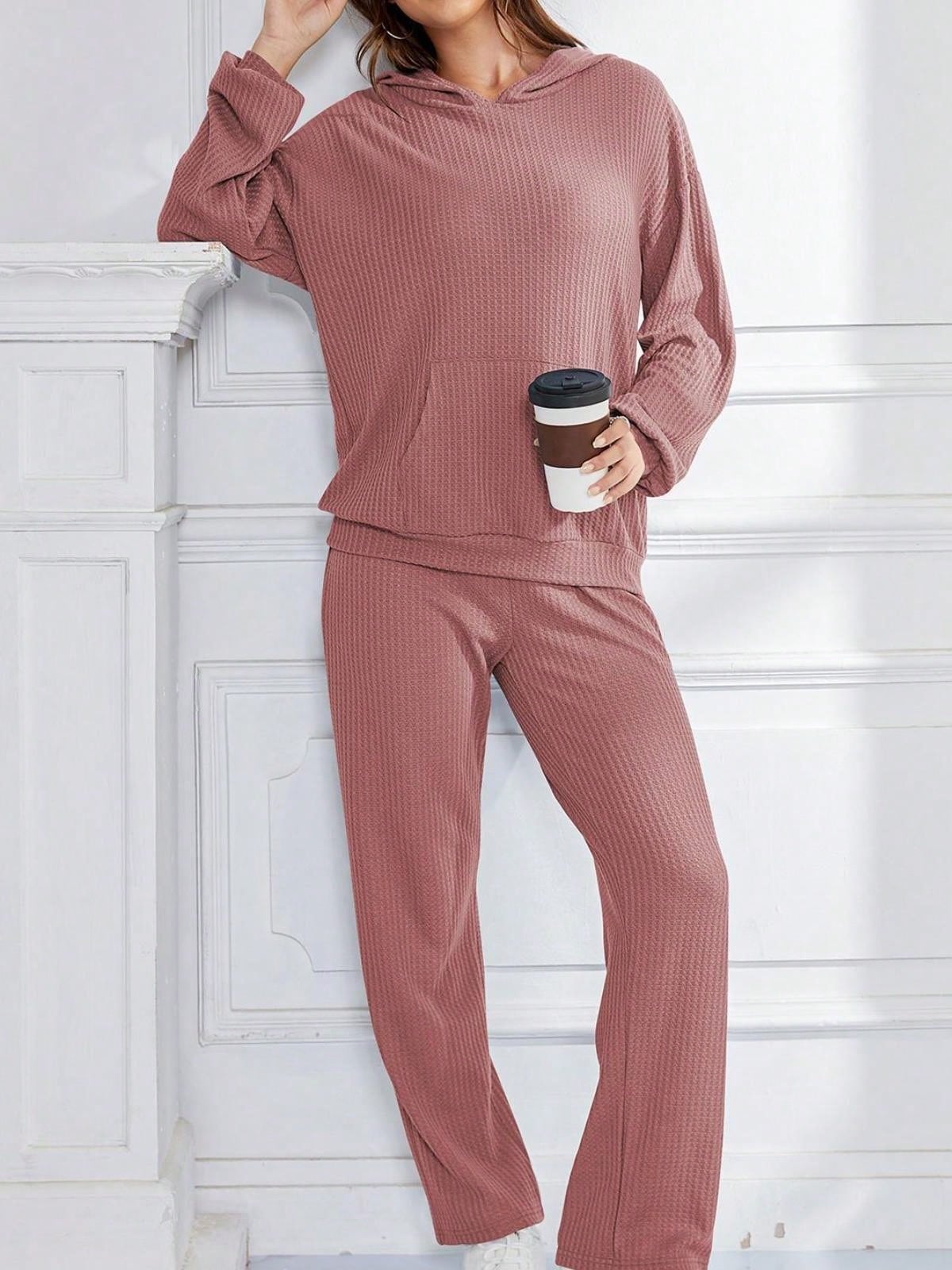 Damen Waffel Strick Hoodie Lounge Set mit Fronttasche und Relaxed Fit Hose - Bild 18 von 18