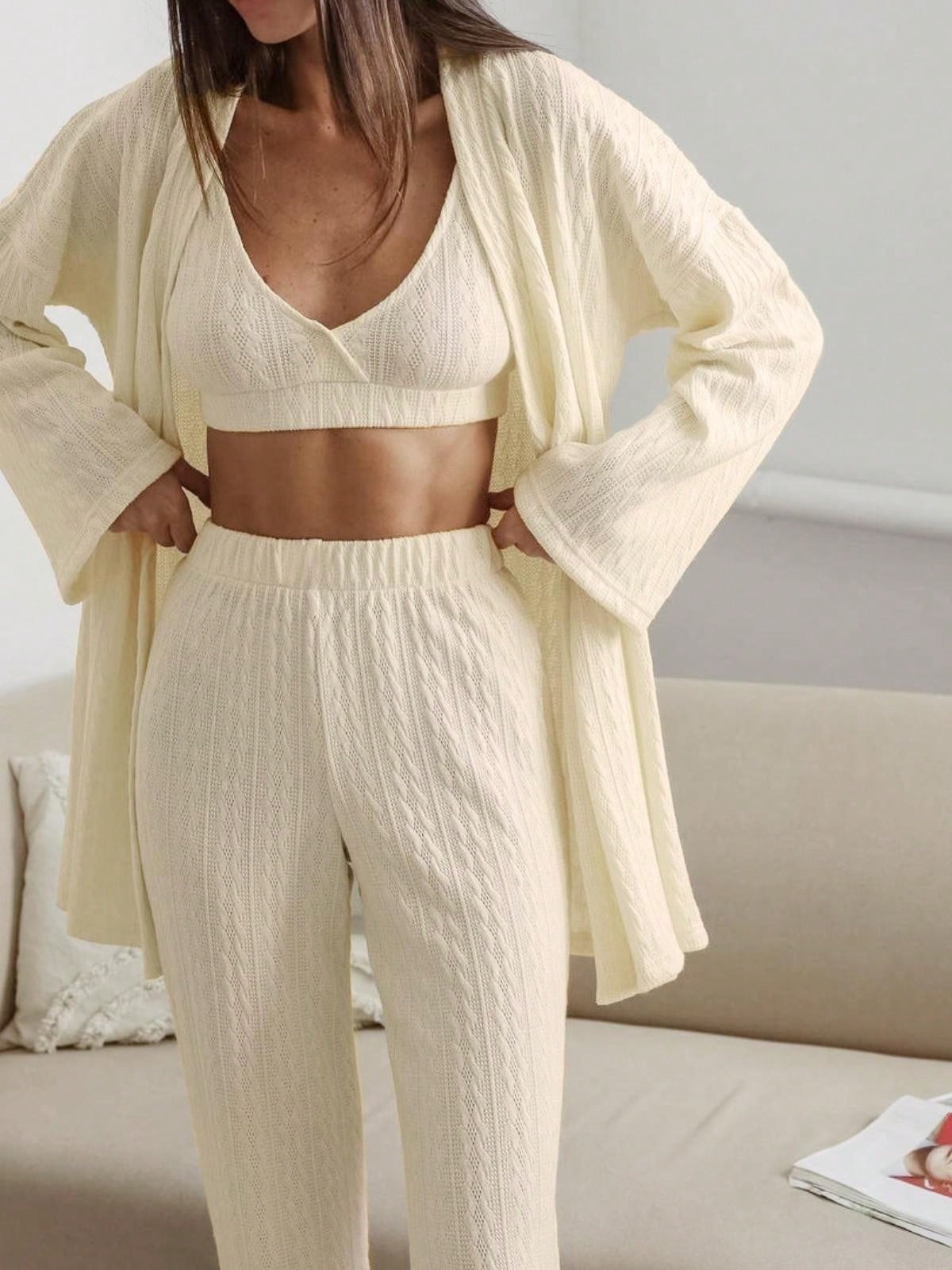 Damen 3-teiliges Lounge Set mit Strickjacke, Bralette und Hose - Bild 14 von 14