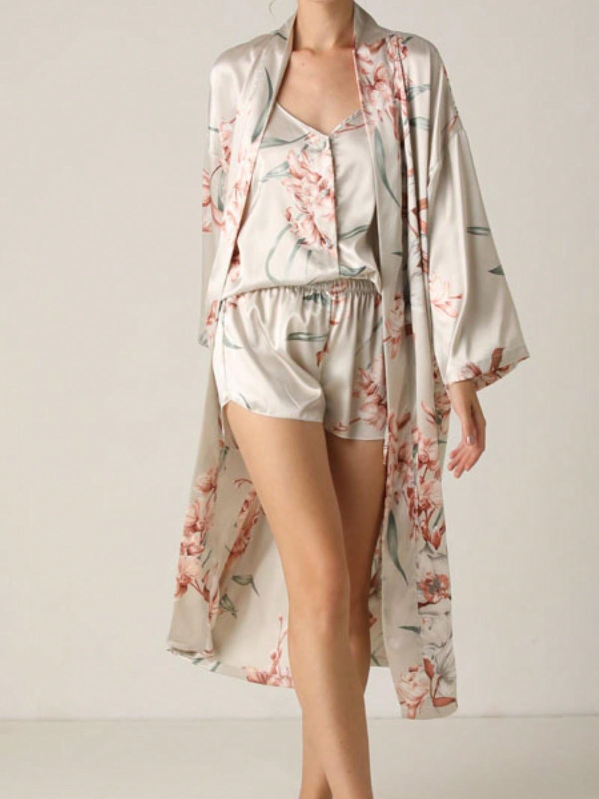 Women's 3-Piece Pajama Set With Lace Trim Cami, Elastic Waist Shorts, And Matchi - Bild 6 von 6