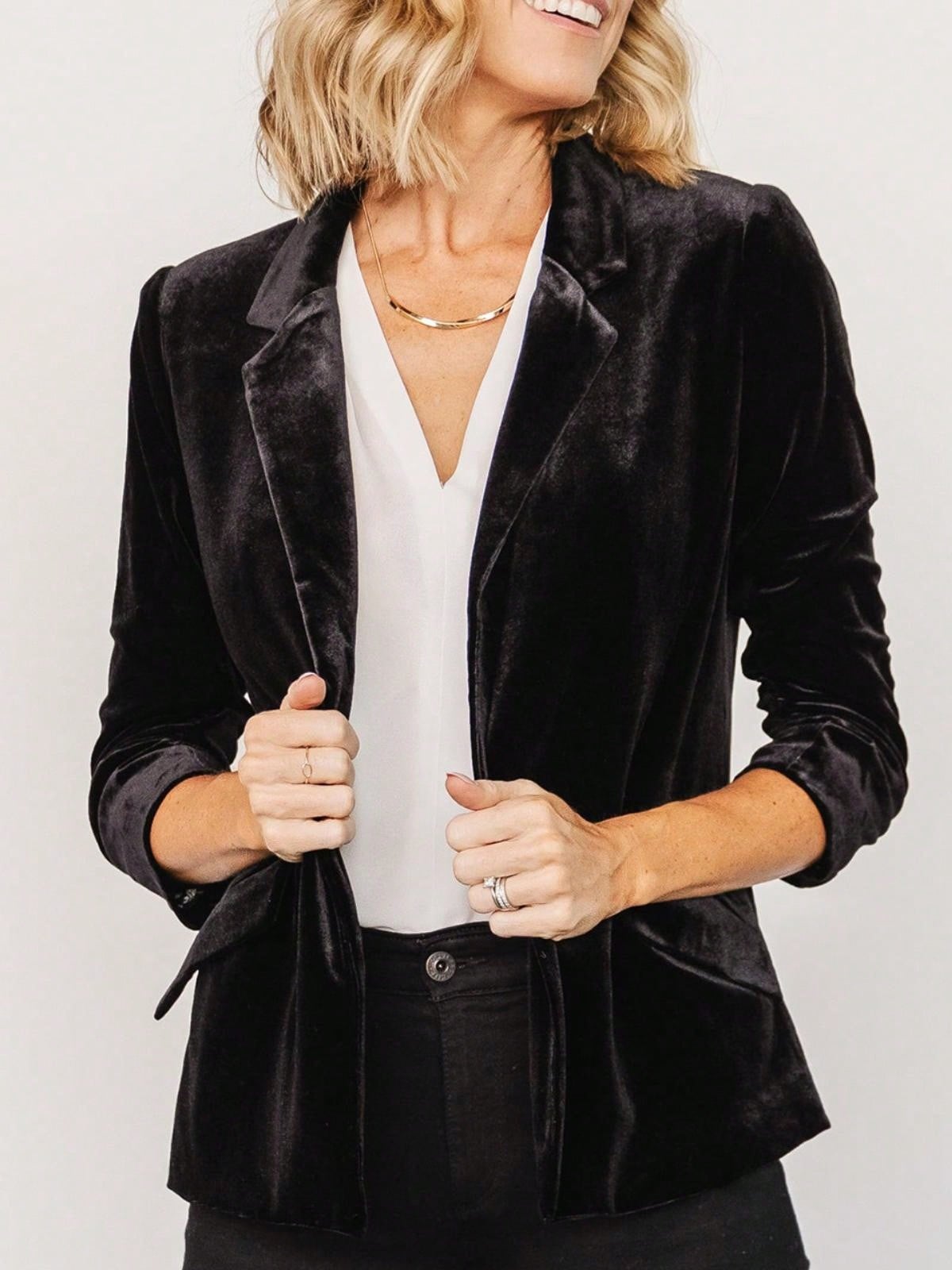Damen Samt Blazer mit Kerbkragen und Fronttaschen - Bild 15 von 17