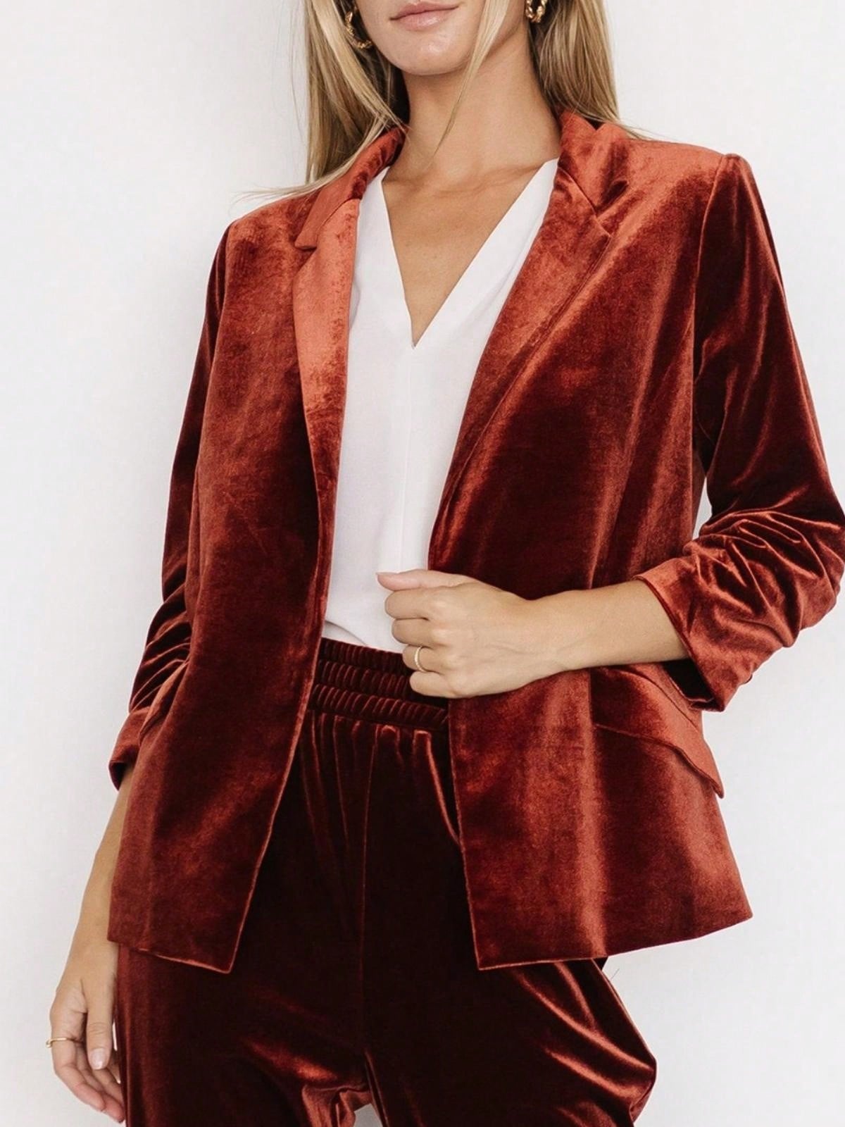 Damen Samt Blazer mit Kerbkragen und Fronttaschen - Bild 16 von 17