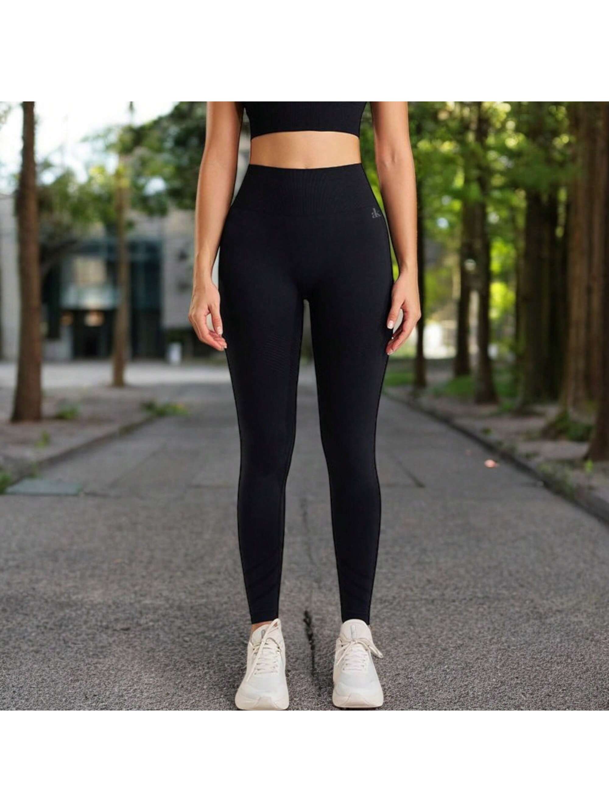 Nahtlose gerippte Leggings mit hoher Taille und Stretch-Design - Bild 20 von 20