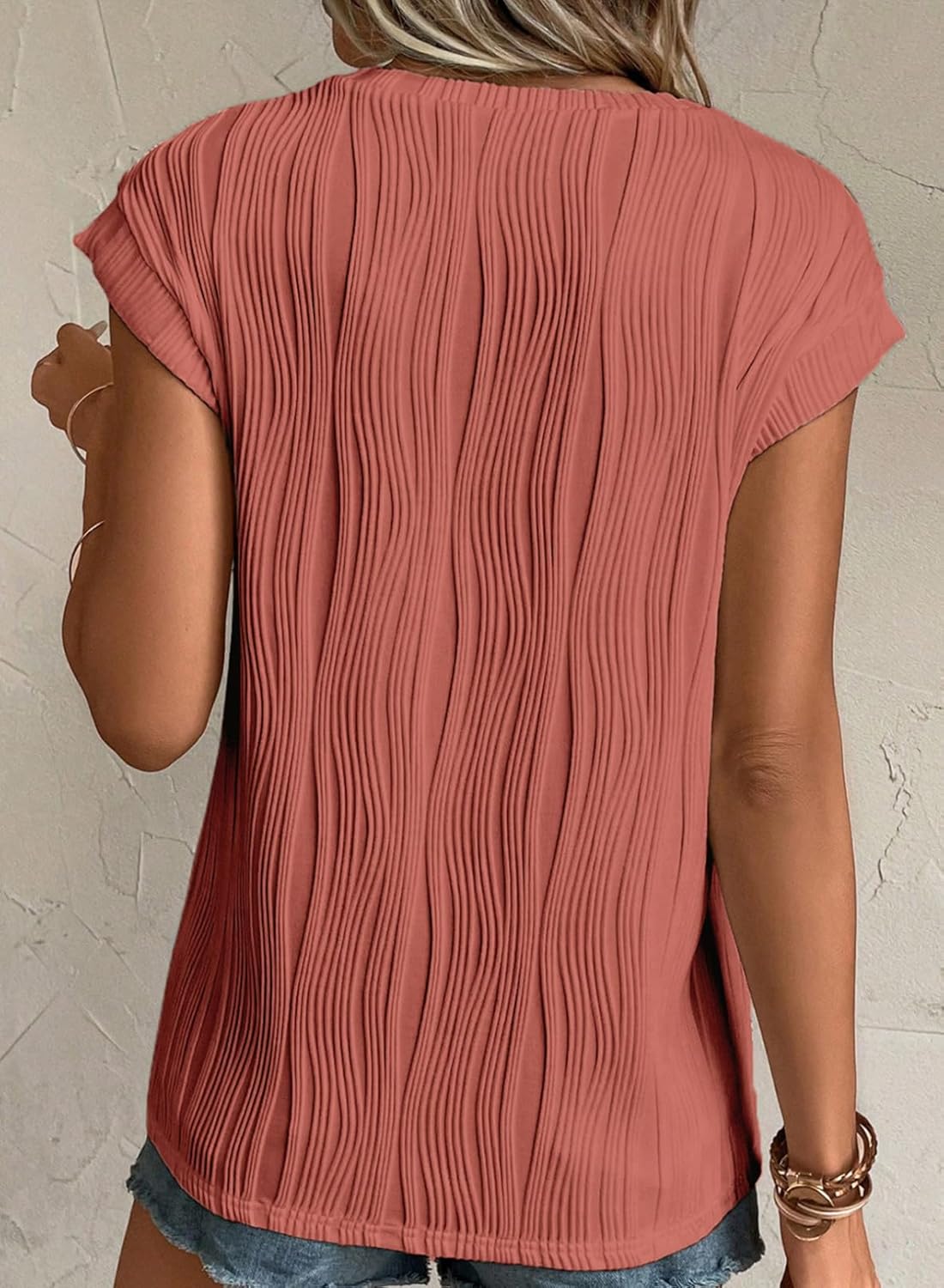Camisetas básicas informales sueltas lisas tejidas cuello redondo texturizadas de manga corta para mujer - Imagen 46 de 122