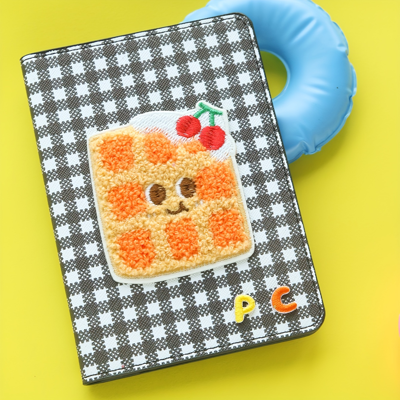 Personalized PU Passport Holder – Custom Initials, Cute Toast and Cupcake Design