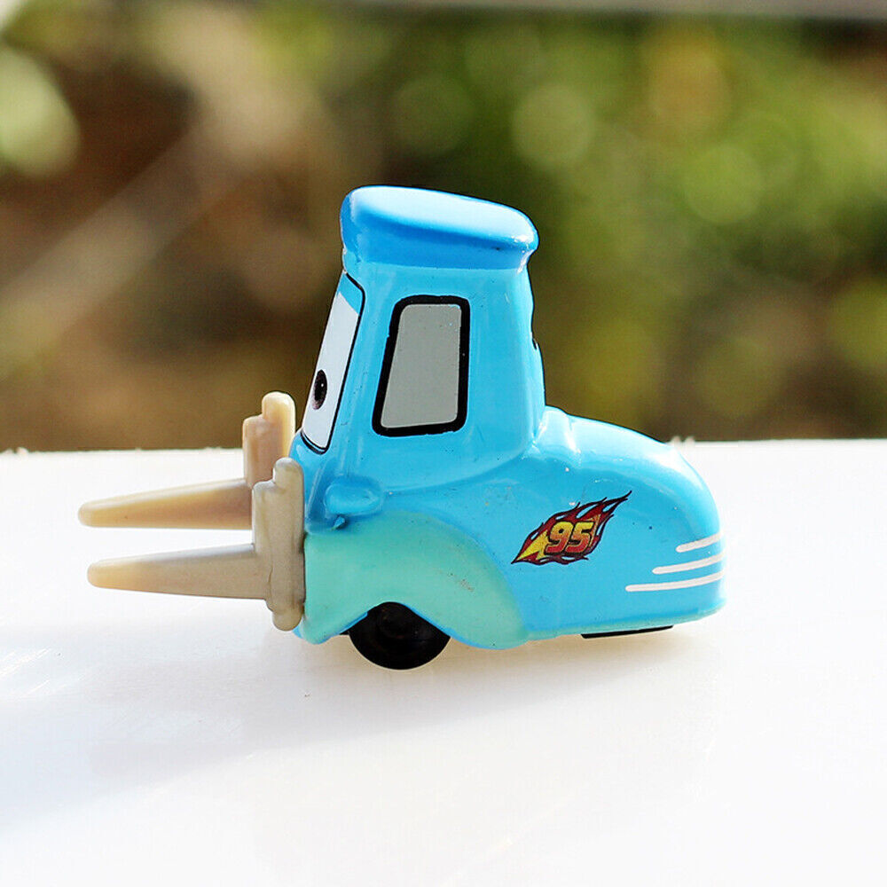 Disney Pixar Cars 3 2 Lightning McQueen Jackson Storm Ramirez Mater Huston - Picture 59 of 285