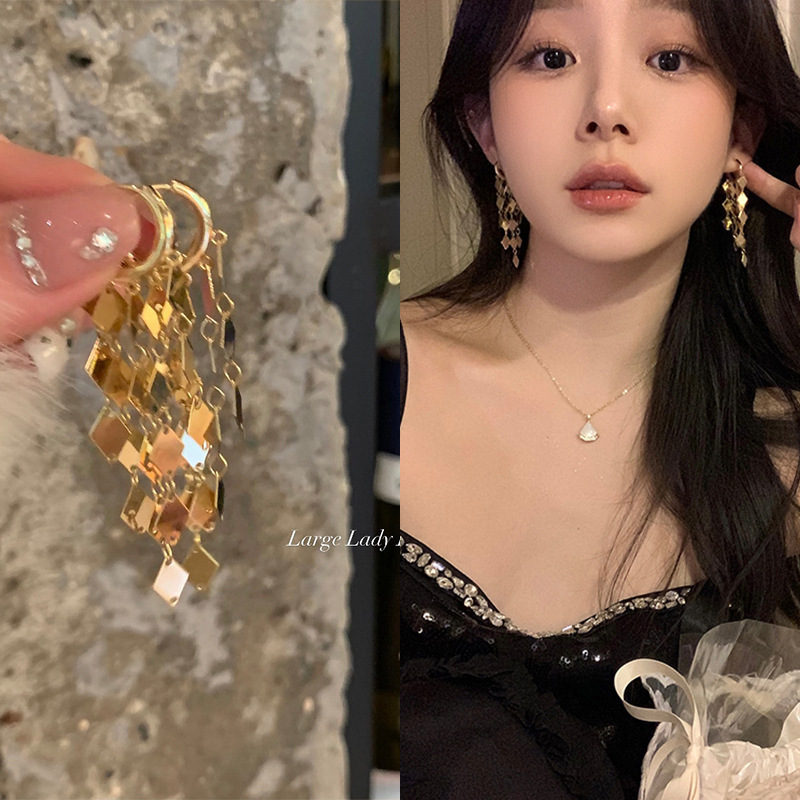 Golden Tassel Earrings for Women with Retro Temperament Ear Accessories - Picture 33 of 67