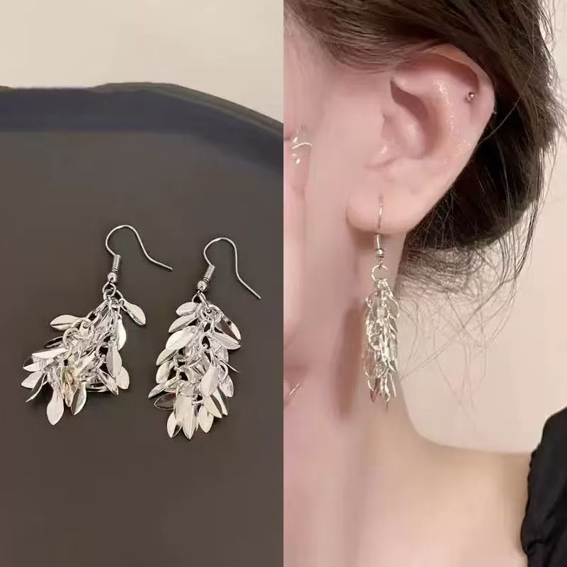 Golden Tassel Earrings for Women with Retro Temperament Ear Accessories - Picture 44 of 67