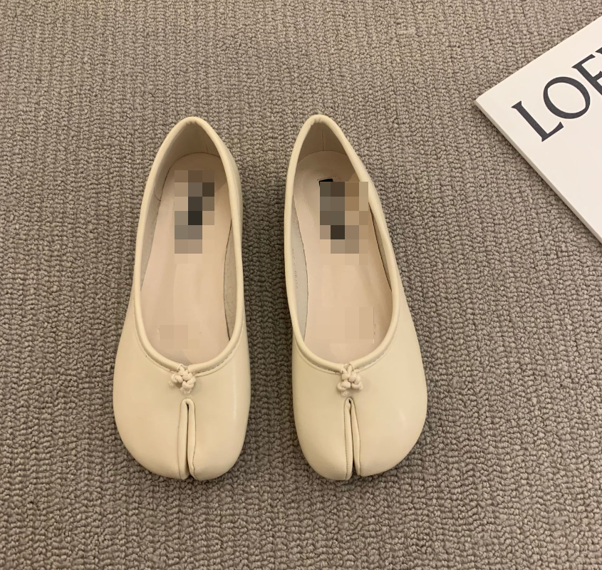 Zapatos de cancha de ballet de tacón medio con pajarita de cuero sintético de moda para mujer Tabi - Imagen 26 de 29