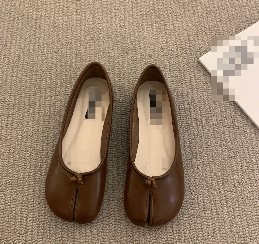 Zapatos de cancha de ballet de tacón medio con pajarita de cuero sintético de moda para mujer Tabi - Imagen 27 de 29