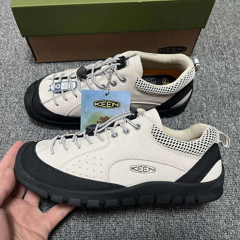 Zapatos para caminar KEEN unisex sin cordones - Mocasín cómodo de cuero genuino para hombre y mujer - Imagen 29 de 30