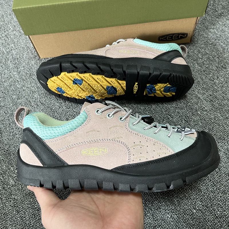 Zapatos para caminar KEEN unisex sin cordones - Mocasín cómodo de cuero genuino para hombre y mujer - Imagen 26 de 30