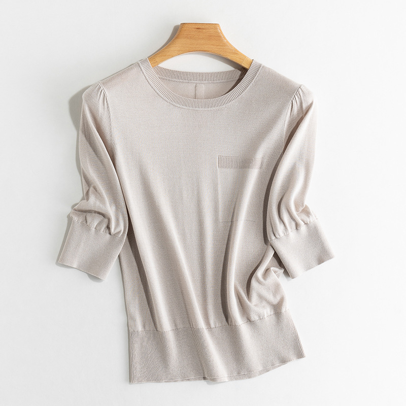 Cool and simple knit mid sleeve with five quarter sleeves made of mulberry silk