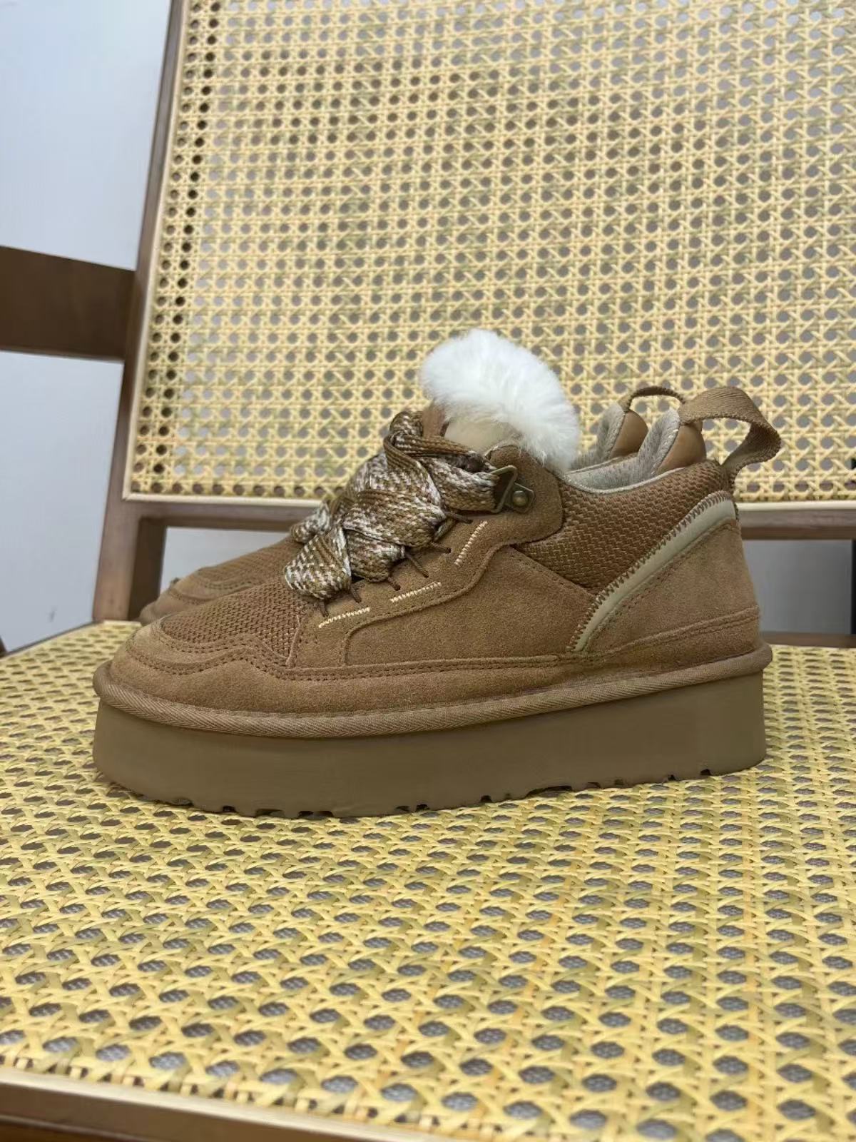2025 UGG Lowmel Brown Suede Sheepskin Trainers Woman Christmas Gifts