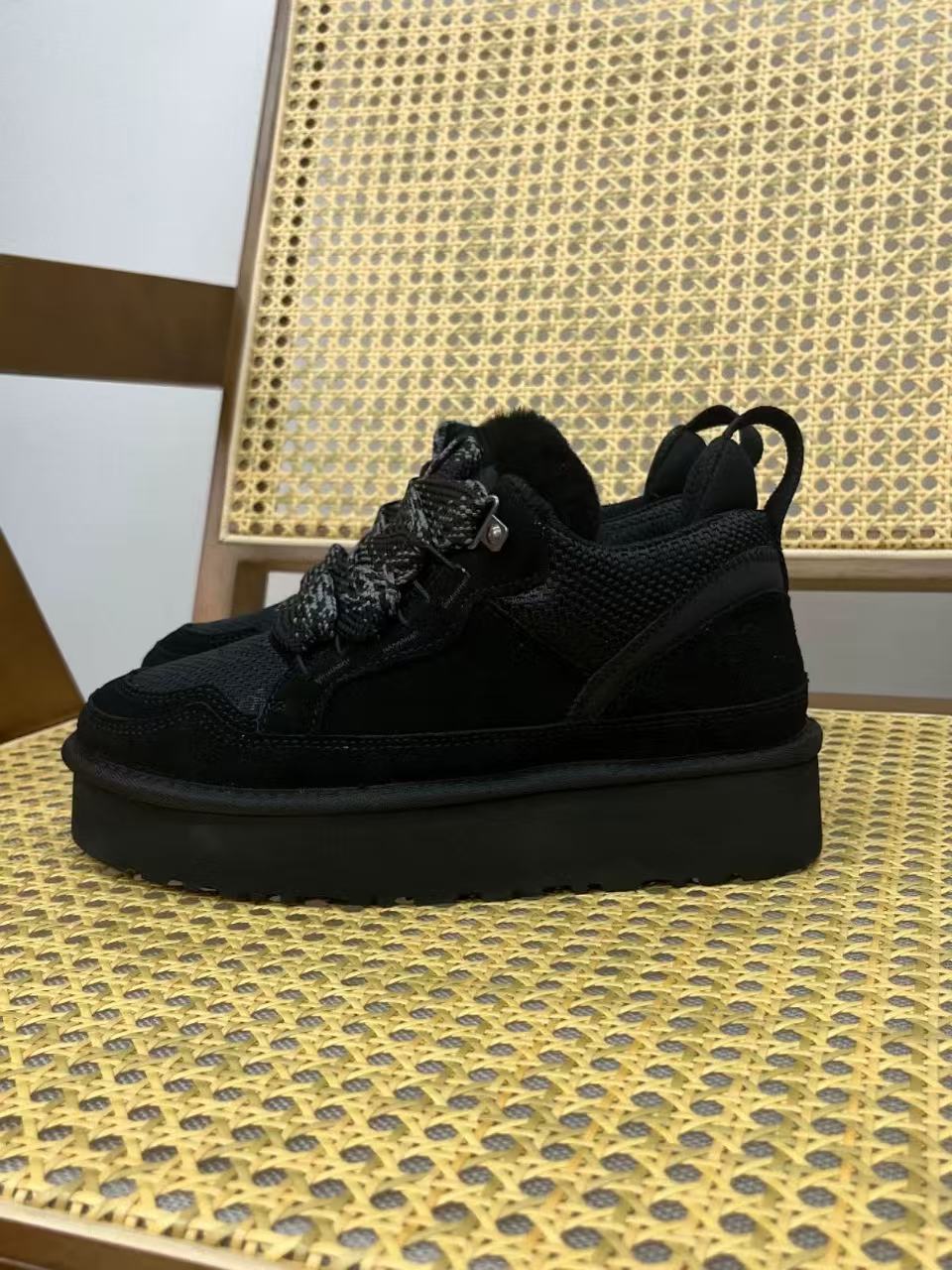 2025 UGG Lowmel Brown Suede Sheepskin Trainers Woman Christmas Gifts