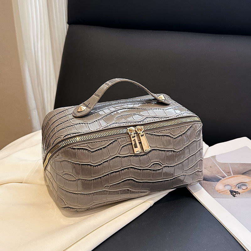 Women'S Luxury Makeup Bag with Golden Zipper - Elegant White Cosmetic Organizer, - Bild 14 von 16