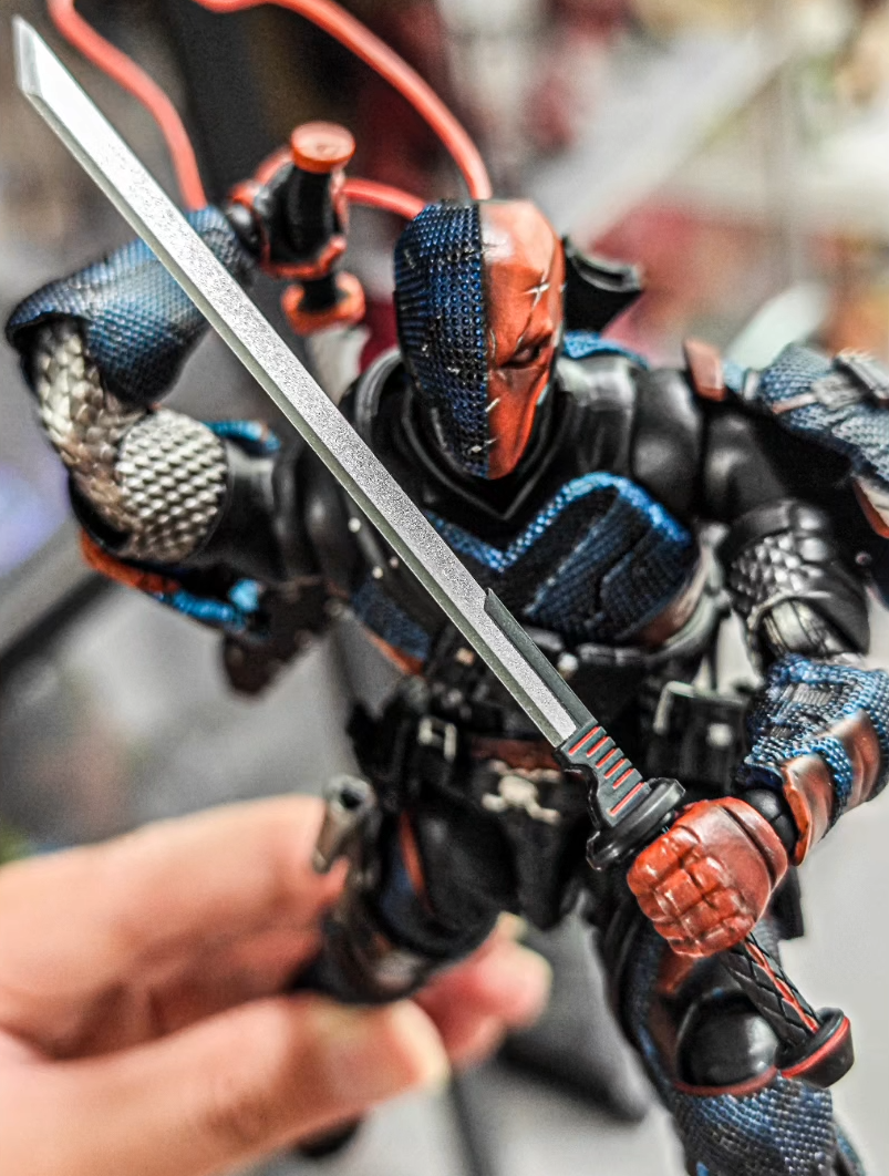 LPZZ バットマン デスストローク 1/12 アクションフィギュア LPZZ バットマン デスストローク 塗装済み可動フィギュア - 77figure.com
