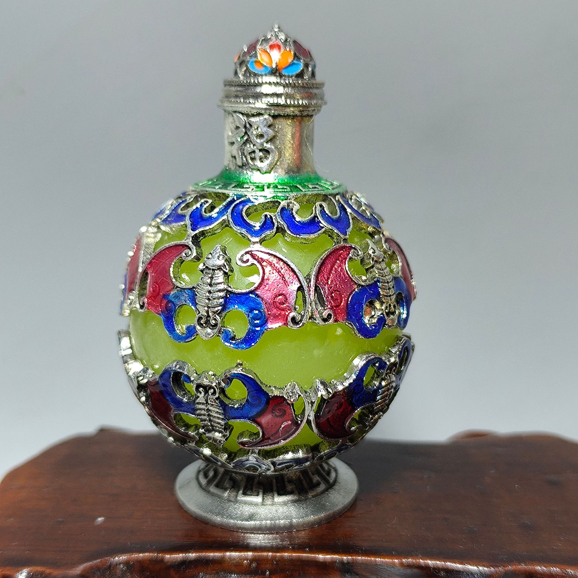 Antike Schnupftabakflasche Intarsien mit Edelsteinen als Dekoration für Schnupftabakflaschen - Bild 12 von 15