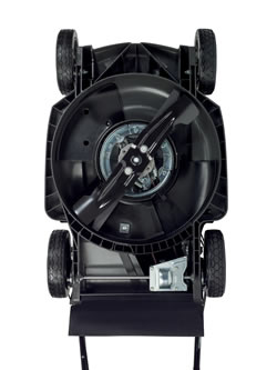 Rust-free, no-dent NeXite<sup>&reg;</sup> mowing deck