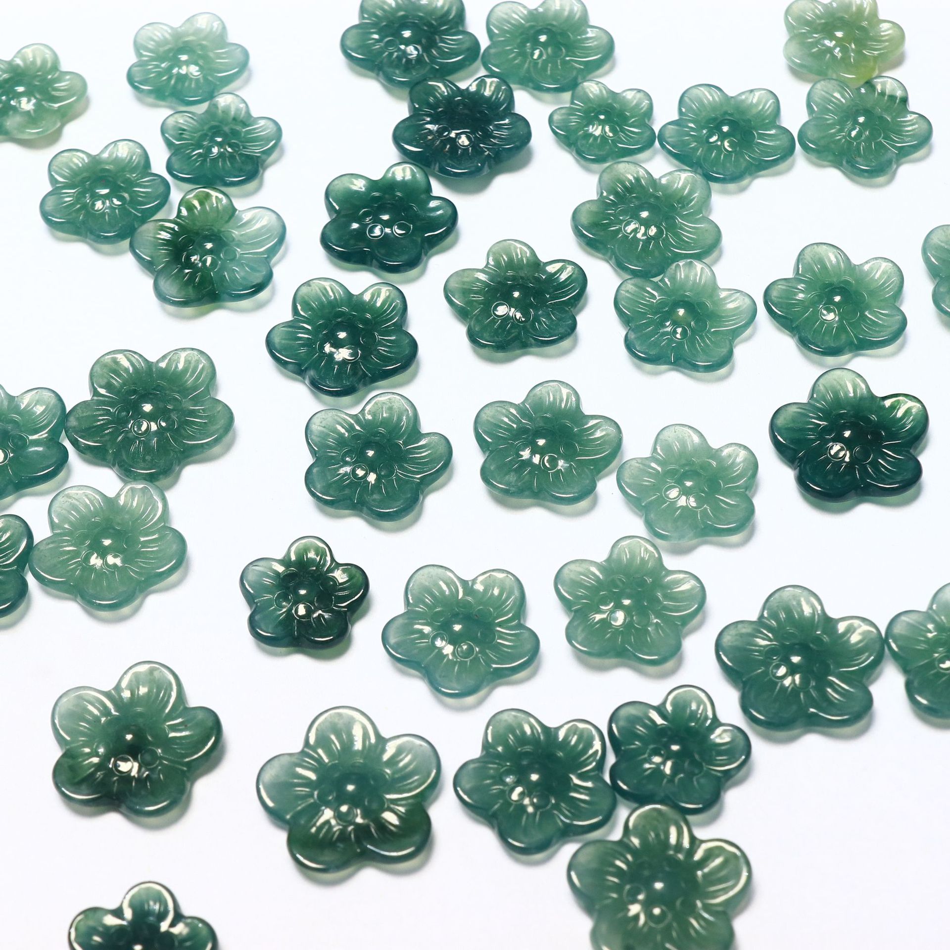 Natural Jade Accessory Three-Dimensional Small Flower with Hole Pendant 5pcs