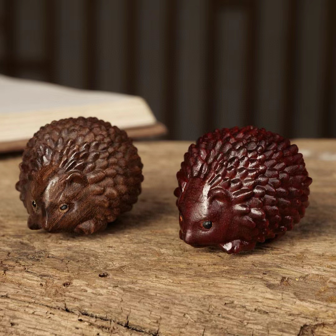 Huangyang Wood Carving Hedgehog Desktop Ornament, Solid Wood Carving Animal Toys